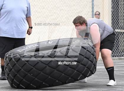 Thumbnail 3 in Surf City Lineman Competition photogallery.