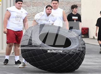 Thumbnail 2 in Surf City Lineman Competition photogallery.