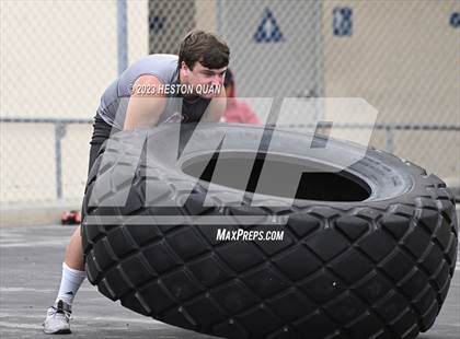 Thumbnail 2 in Surf City Lineman Competition photogallery.