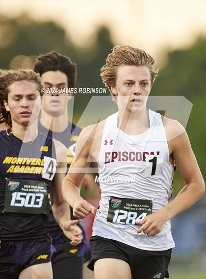 Thumbnail 1 in FHSAA 2A Finals (800 Meter) photogallery.