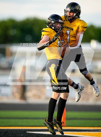 Thumbnail 1 in Manti @ Union photogallery.