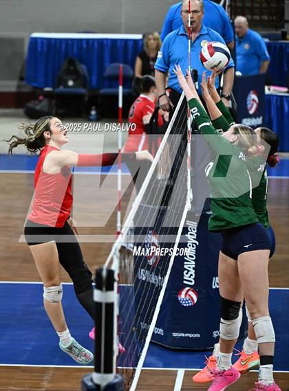 Thumbnail 3 in Pine Creek vs. Loveland (CHSAA 5A 1st Round) photogallery.