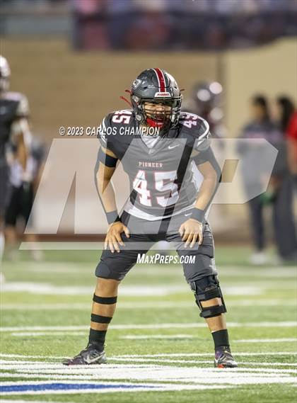 Thumbnail 2 in Pioneer vs. Liberty Hill (UIL Football 5A Division 2 Region 4 Area) photogallery.