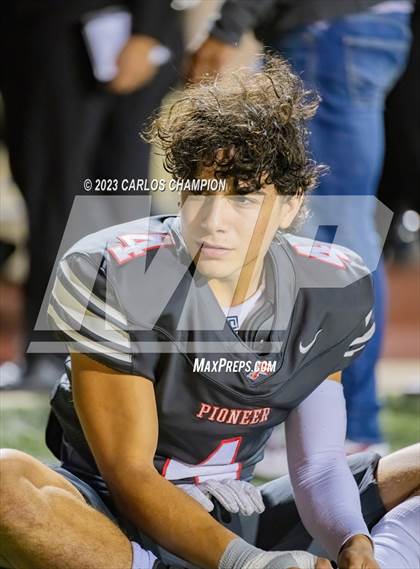 Thumbnail 3 in Pioneer vs. Liberty Hill (UIL Football 5A Division 2 Region 4 Area) photogallery.