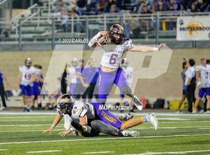 Thumbnail 3 in Pioneer vs. Liberty Hill (UIL Football 5A Division 2 Region 4 Area) photogallery.