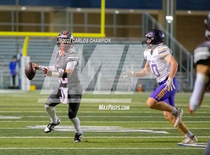 Thumbnail 1 in Pioneer vs. Liberty Hill (UIL Football 5A Division 2 Region 4 Area) photogallery.