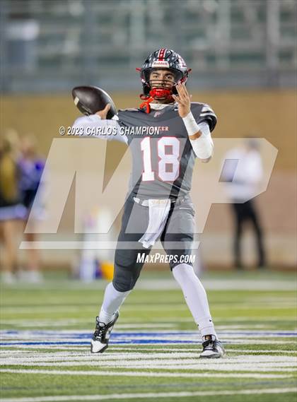 Thumbnail 3 in Pioneer vs. Liberty Hill (UIL Football 5A Division 2 Region 4 Area) photogallery.