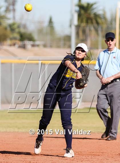 Thumbnail 2 in Flowing Wells vs. Pueblo (Tucson Badger Invitational) photogallery.