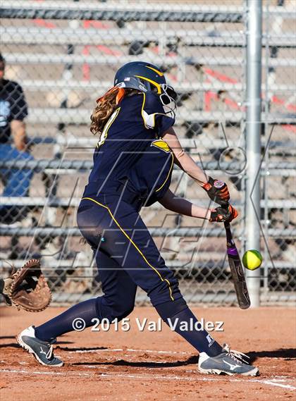 Thumbnail 2 in Flowing Wells vs. Pueblo (Tucson Badger Invitational) photogallery.
