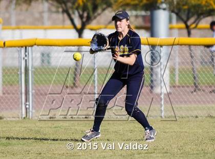 Thumbnail 3 in Flowing Wells vs. Pueblo (Tucson Badger Invitational) photogallery.