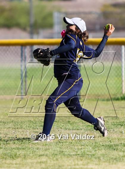 Thumbnail 2 in Flowing Wells vs. Pueblo (Tucson Badger Invitational) photogallery.