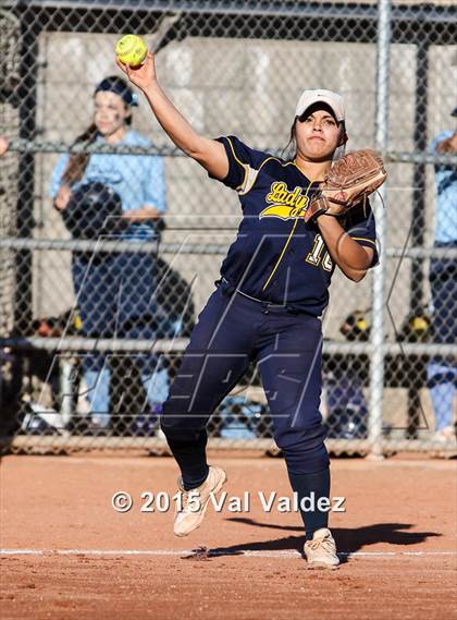 Thumbnail 3 in Flowing Wells vs. Pueblo (Tucson Badger Invitational) photogallery.