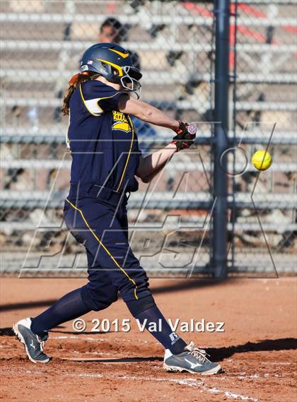 Thumbnail 2 in Flowing Wells vs. Pueblo (Tucson Badger Invitational) photogallery.