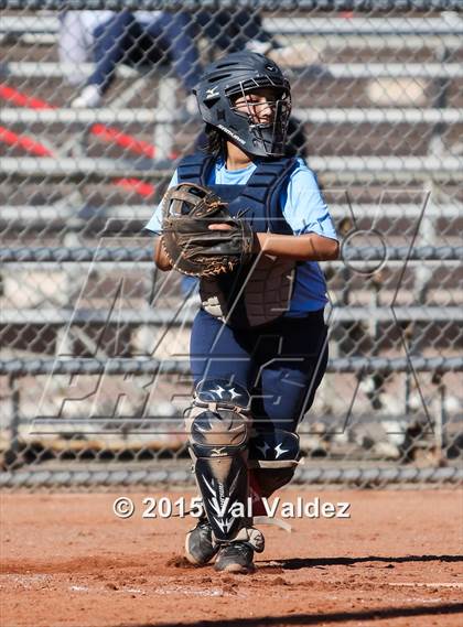 Thumbnail 2 in Flowing Wells vs. Pueblo (Tucson Badger Invitational) photogallery.