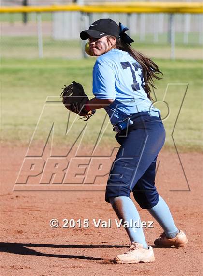 Thumbnail 2 in Flowing Wells vs. Pueblo (Tucson Badger Invitational) photogallery.