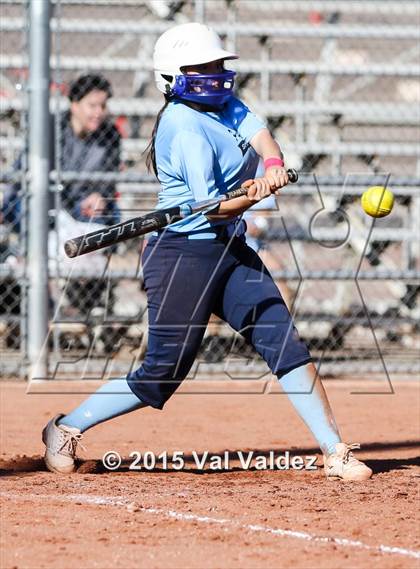 Thumbnail 3 in Flowing Wells vs. Pueblo (Tucson Badger Invitational) photogallery.