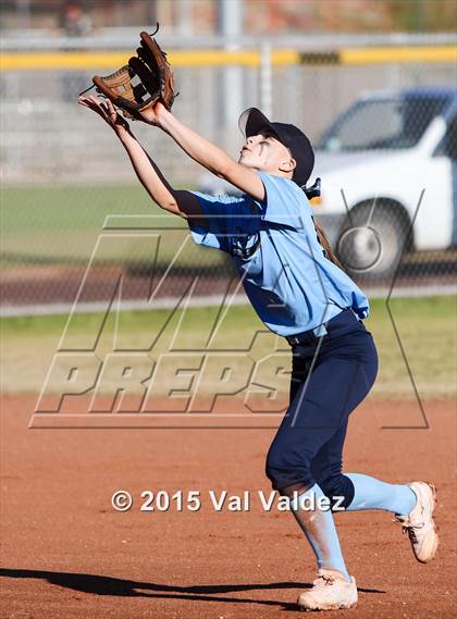 Thumbnail 3 in Flowing Wells vs. Pueblo (Tucson Badger Invitational) photogallery.