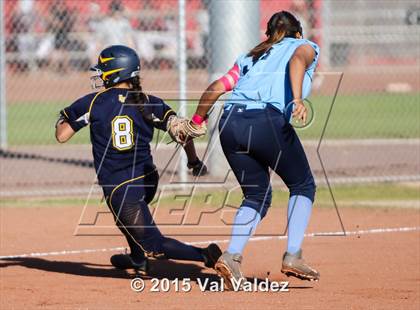 Thumbnail 2 in Flowing Wells vs. Pueblo (Tucson Badger Invitational) photogallery.