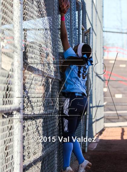 Thumbnail 2 in Flowing Wells vs. Pueblo (Tucson Badger Invitational) photogallery.