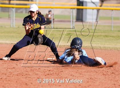 Thumbnail 2 in Flowing Wells vs. Pueblo (Tucson Badger Invitational) photogallery.