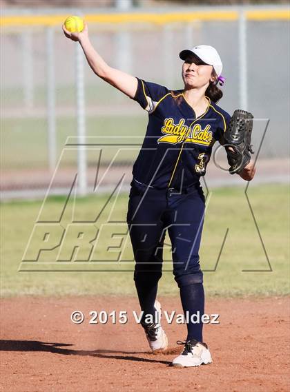 Thumbnail 3 in Flowing Wells vs. Pueblo (Tucson Badger Invitational) photogallery.