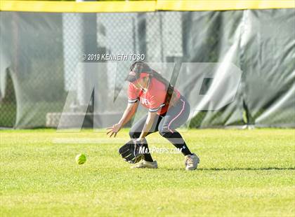 Thumbnail 1 in Stevens vs O'Connor photogallery.