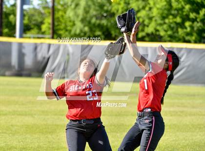 Thumbnail 2 in Stevens vs O'Connor photogallery.