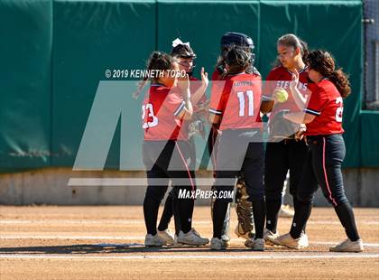 Thumbnail 3 in Stevens vs O'Connor photogallery.