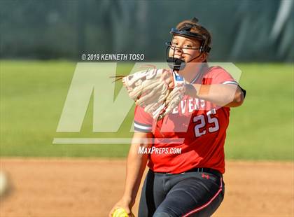 Thumbnail 1 in Stevens vs O'Connor photogallery.