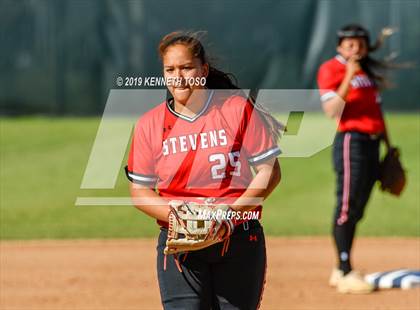 Thumbnail 1 in Stevens vs O'Connor photogallery.