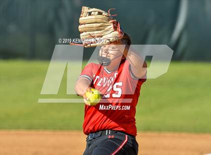 Thumbnail 3 in Stevens vs O'Connor photogallery.