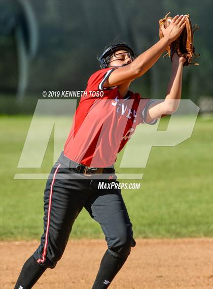 Thumbnail 2 in Stevens vs O'Connor photogallery.