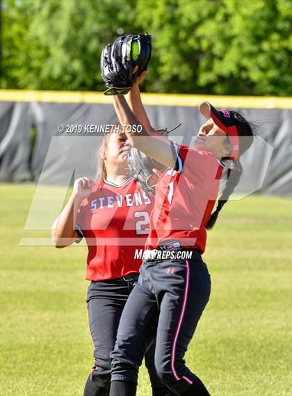 Thumbnail 3 in Stevens vs O'Connor photogallery.