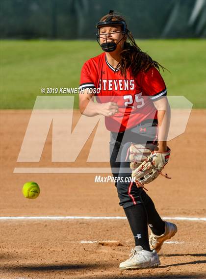 Thumbnail 3 in Stevens vs O'Connor photogallery.