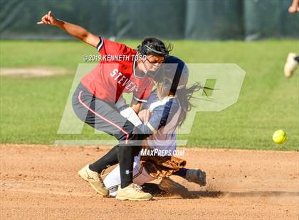 Thumbnail 1 in Stevens vs O'Connor photogallery.