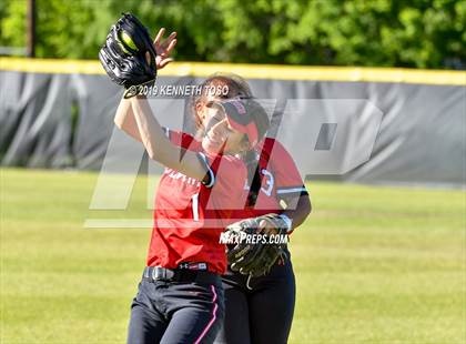 Thumbnail 1 in Stevens vs O'Connor photogallery.