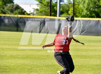 Thumbnail 1 in Stevens vs O'Connor photogallery.