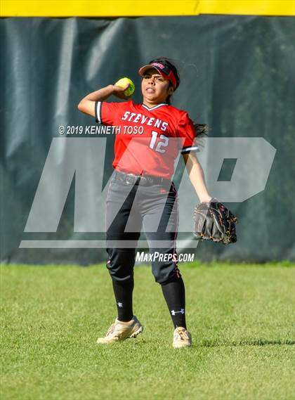 Thumbnail 3 in Stevens vs O'Connor photogallery.