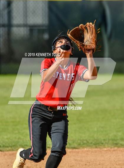 Thumbnail 3 in Stevens vs O'Connor photogallery.