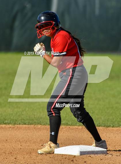 Thumbnail 3 in Stevens vs O'Connor photogallery.