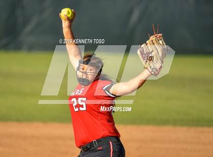 Thumbnail 3 in Stevens vs O'Connor photogallery.