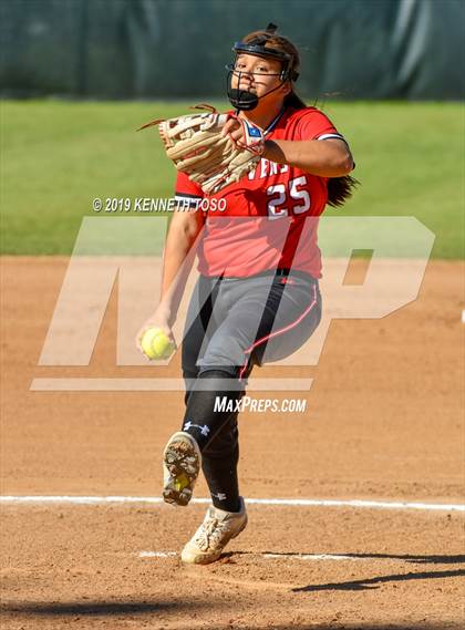 Thumbnail 1 in Stevens vs O'Connor photogallery.