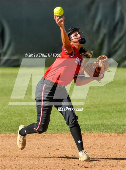 Thumbnail 3 in Stevens vs O'Connor photogallery.