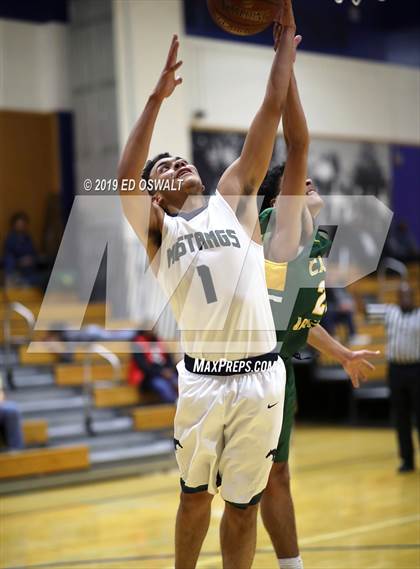 Thumbnail 2 in Castro Valley vs. Damonte Ranch (Damian Lillard Classic) photogallery.