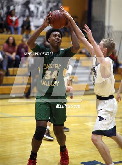 Thumbnail 2 in Castro Valley vs. Damonte Ranch (Damian Lillard Classic) photogallery.