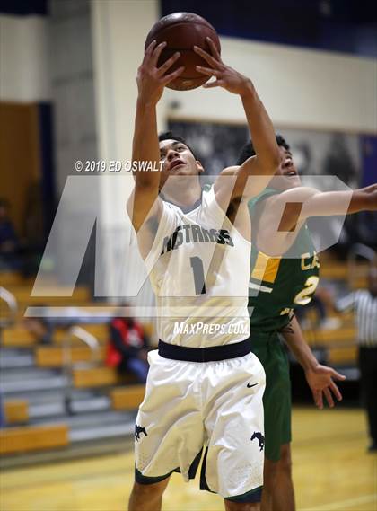 Thumbnail 3 in Castro Valley vs. Damonte Ranch (Damian Lillard Classic) photogallery.