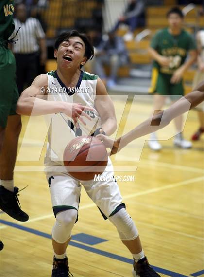 Thumbnail 2 in Castro Valley vs. Damonte Ranch (Damian Lillard Classic) photogallery.