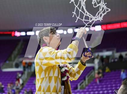 Thumbnail 2 in Lone Peak vs. Skyridge (UHSAA 6A Final) photogallery.