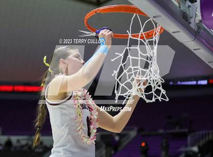 Thumbnail 3 in Lone Peak vs. Skyridge (UHSAA 6A Final) photogallery.