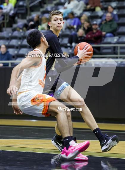 Thumbnail 2 in Kemp vs. Kaufman (Kaufman Holiday Tournament) photogallery.
